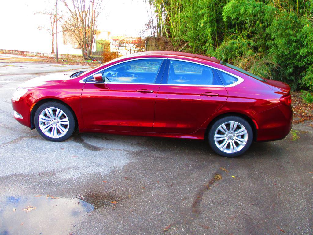 2015 Chrysler 200 Limited's photo