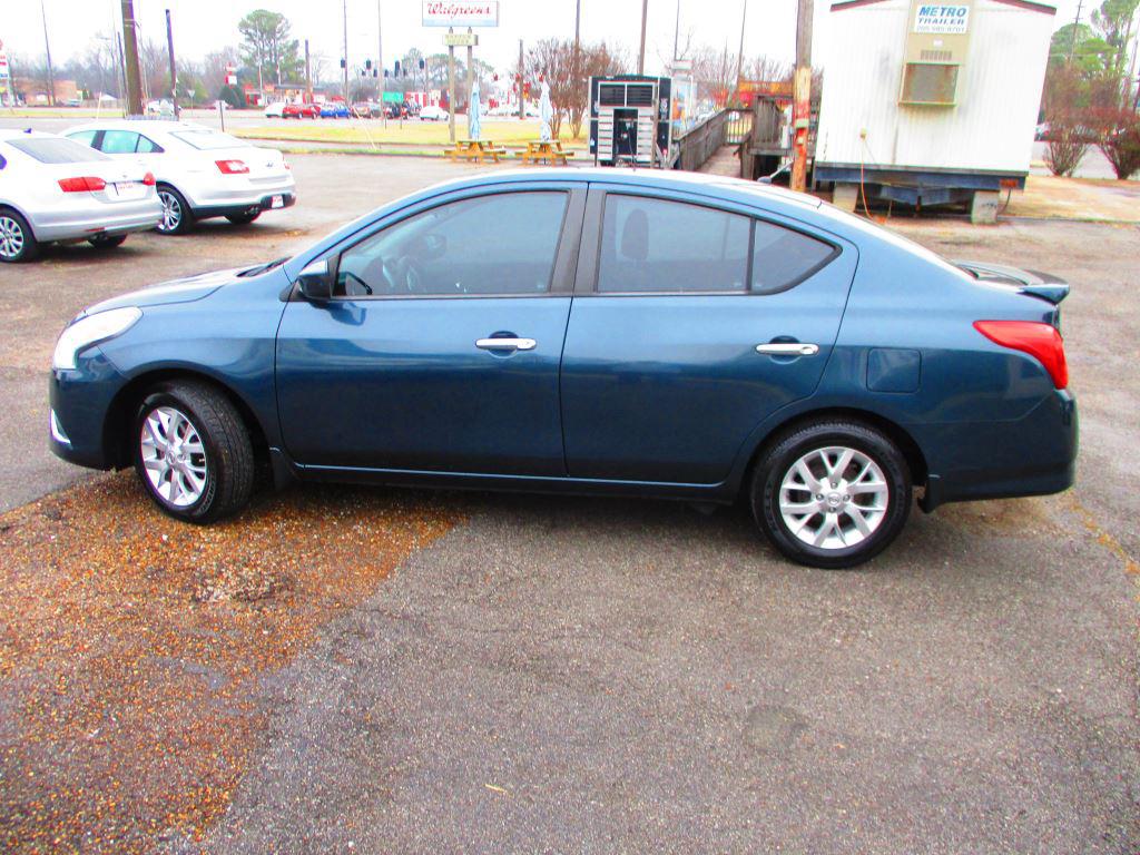 2015 Nissan Versa Sedan's photo