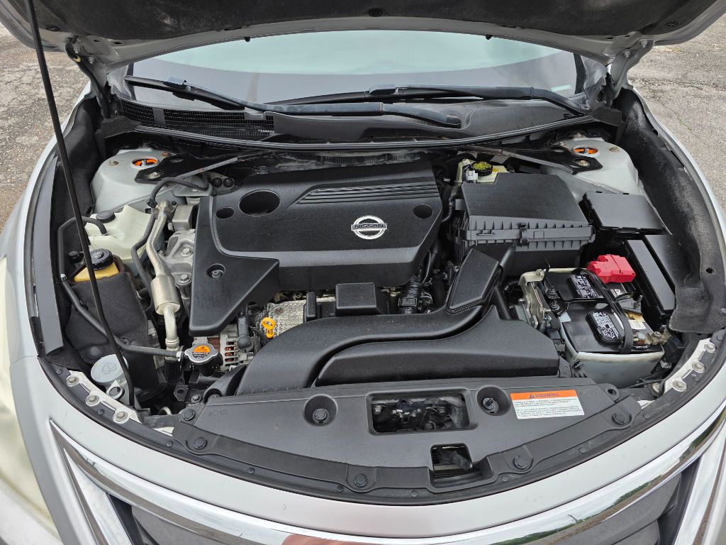 2014 Nissan Altima S - Photo 10
