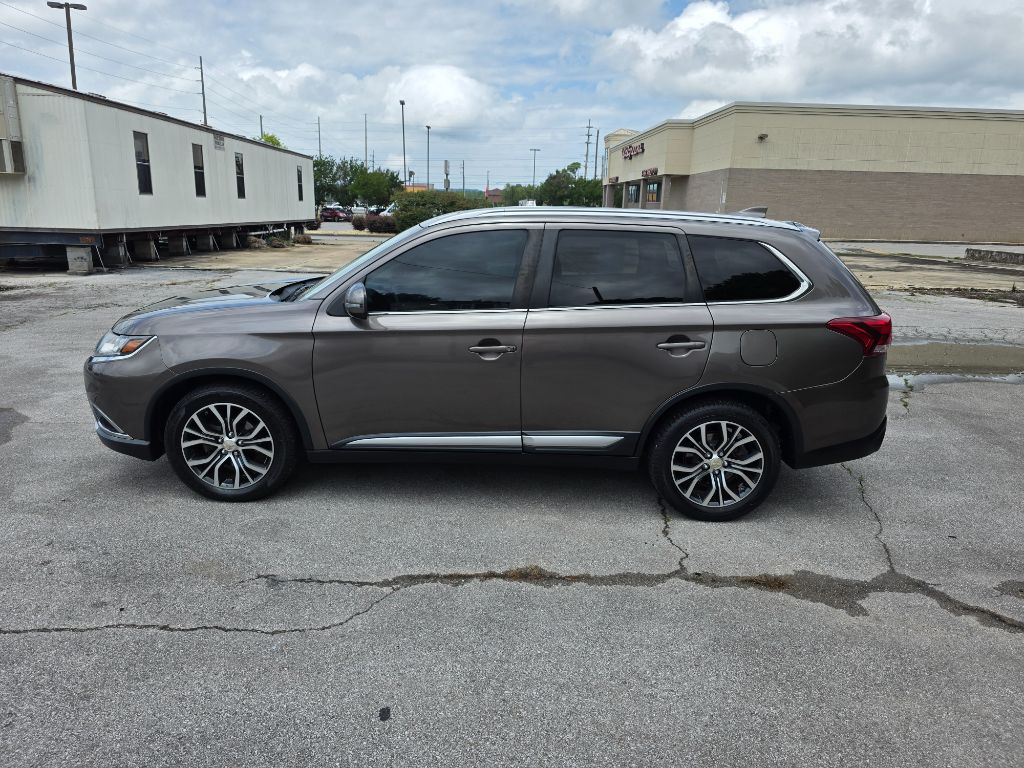 2017 Mitsubishi Outlander SEL FWD's photo