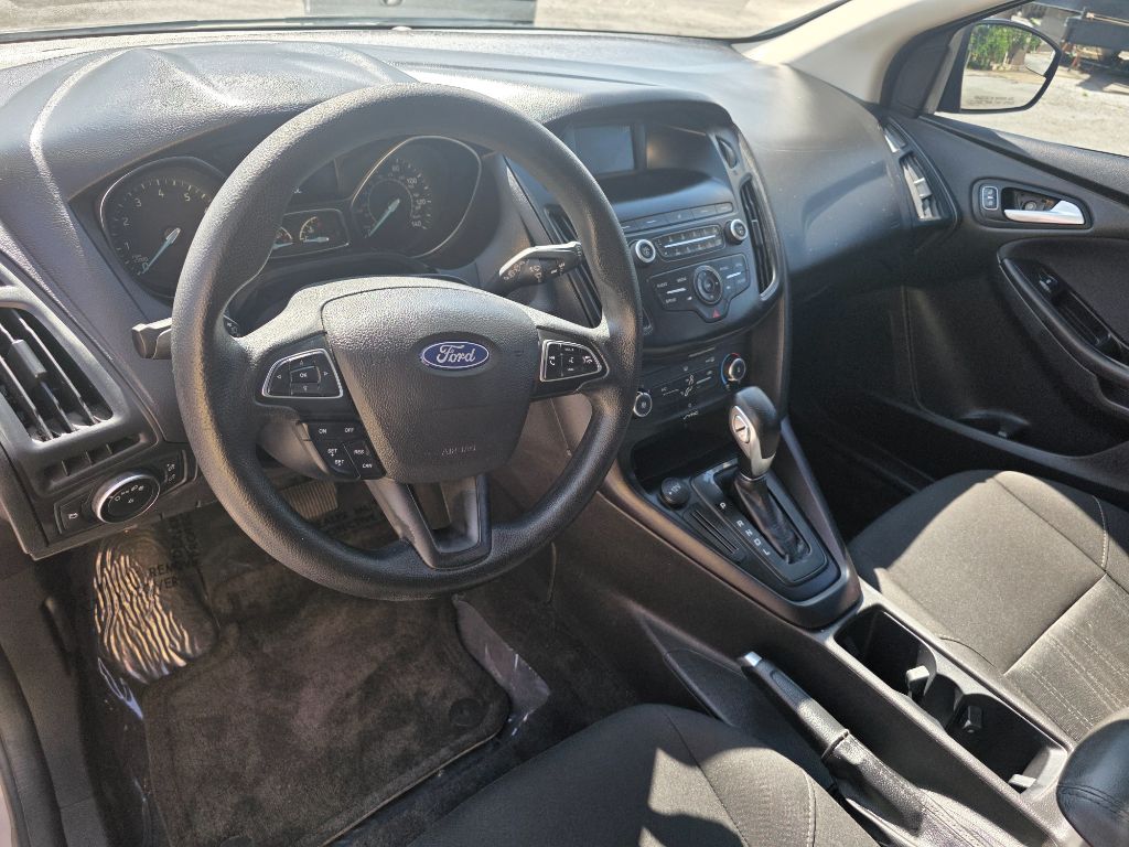 2018 Ford Focus SE - Photo 9