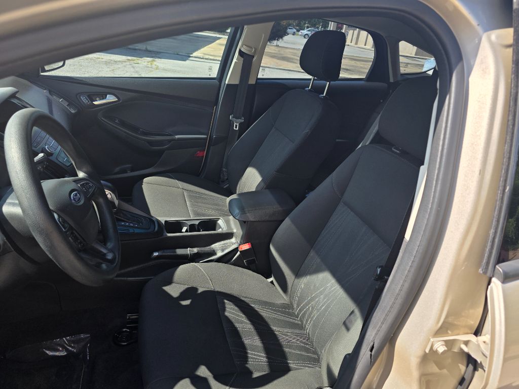 2018 Ford Focus SE - Photo 7